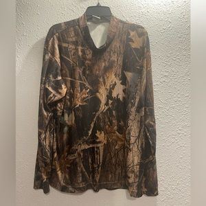 Columbia Camo Sports Wear Company Shirt‎